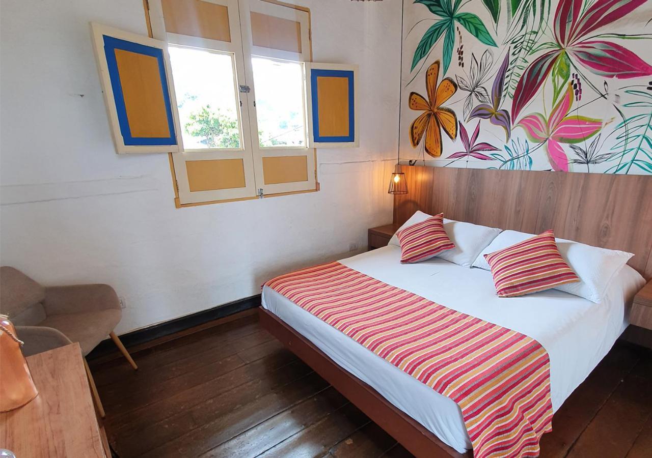 Hostal Ciudad De Segorbe ซาเลนโต ภายนอก รูปภาพ