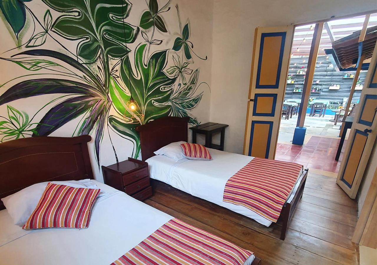 Hostal Ciudad De Segorbe ซาเลนโต ภายนอก รูปภาพ