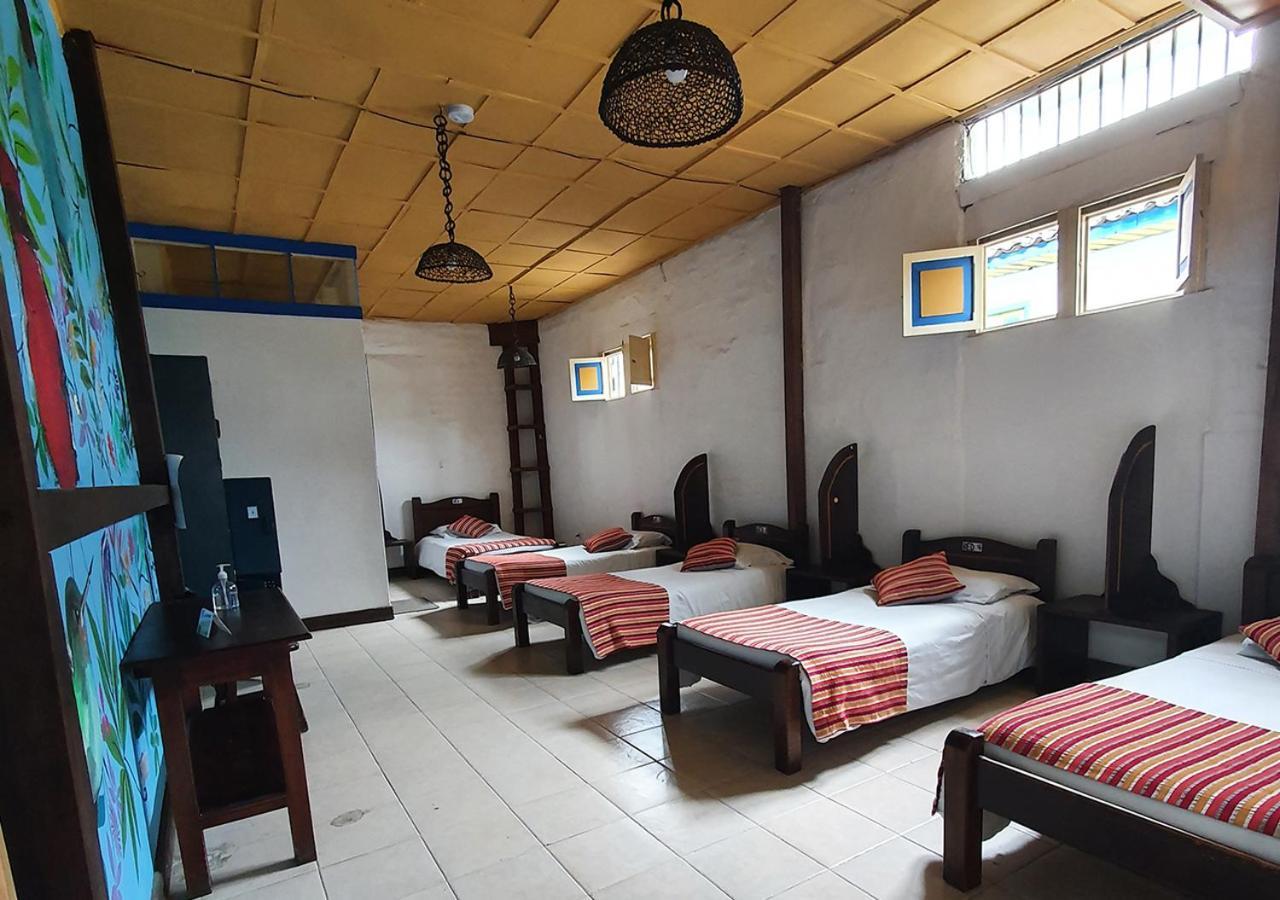 Hostal Ciudad De Segorbe ซาเลนโต ภายนอก รูปภาพ