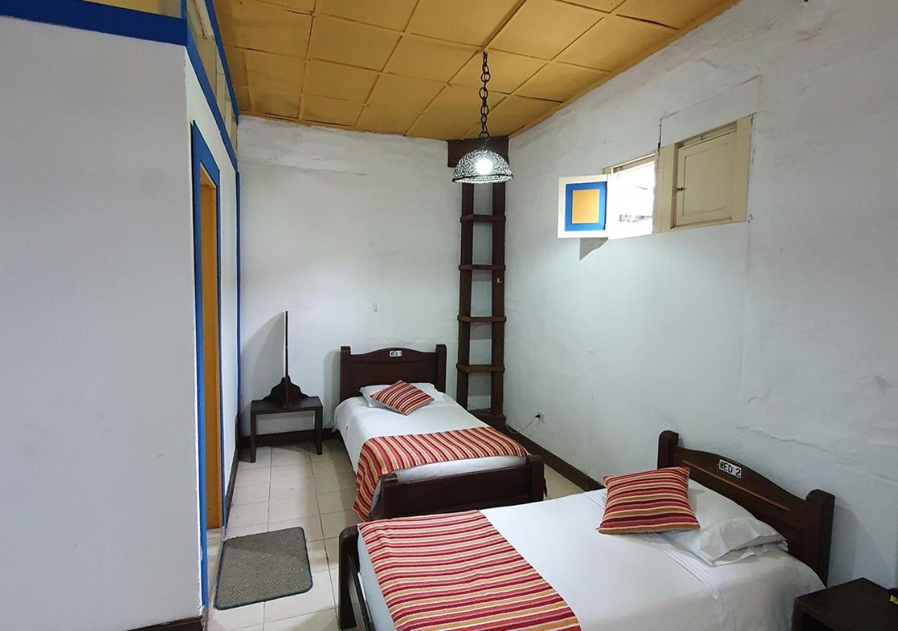 Hostal Ciudad De Segorbe ซาเลนโต ภายนอก รูปภาพ