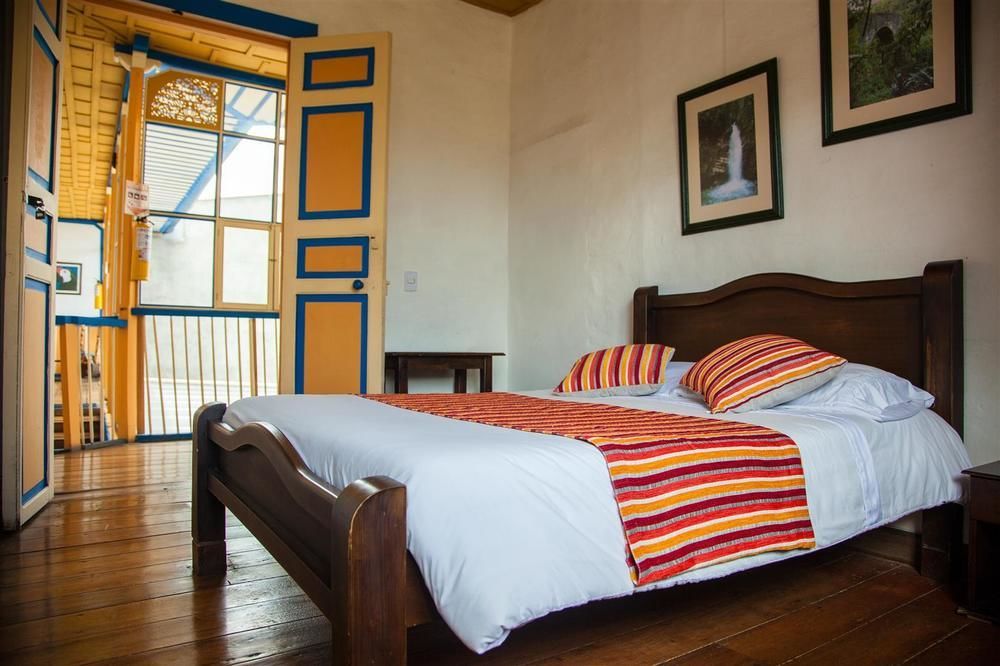 Hostal Ciudad De Segorbe ซาเลนโต ภายนอก รูปภาพ