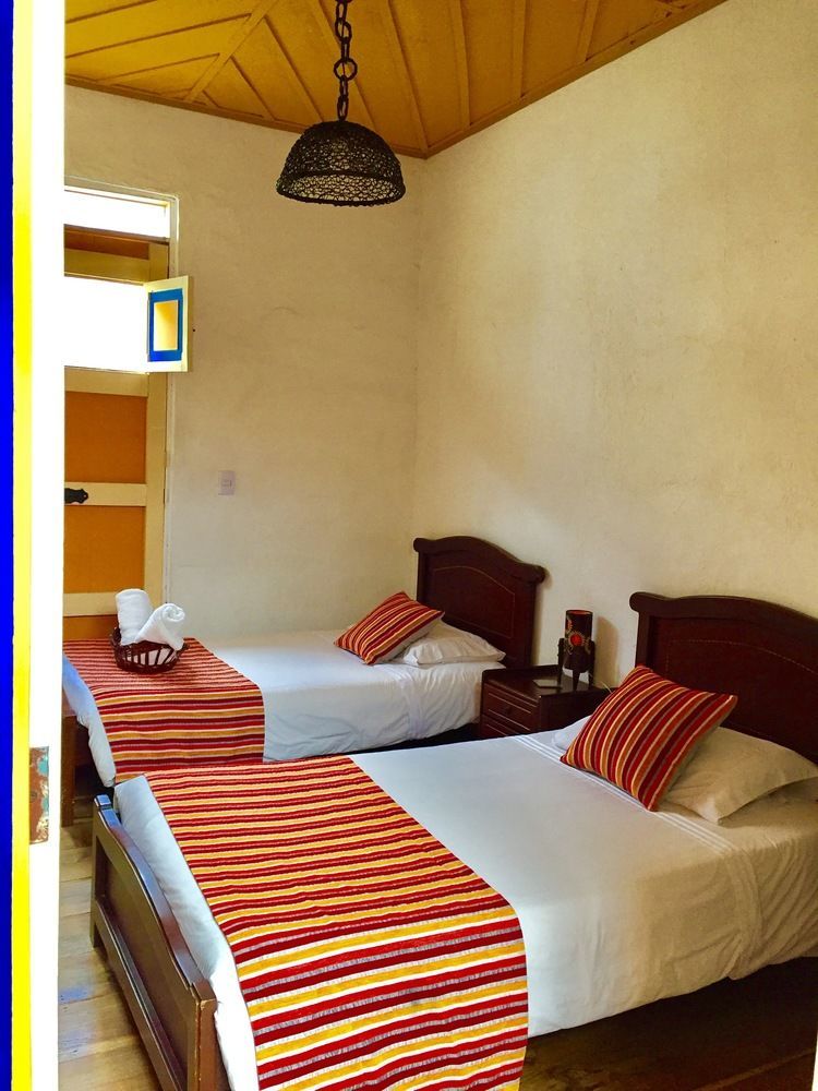 Hostal Ciudad De Segorbe ซาเลนโต ภายนอก รูปภาพ