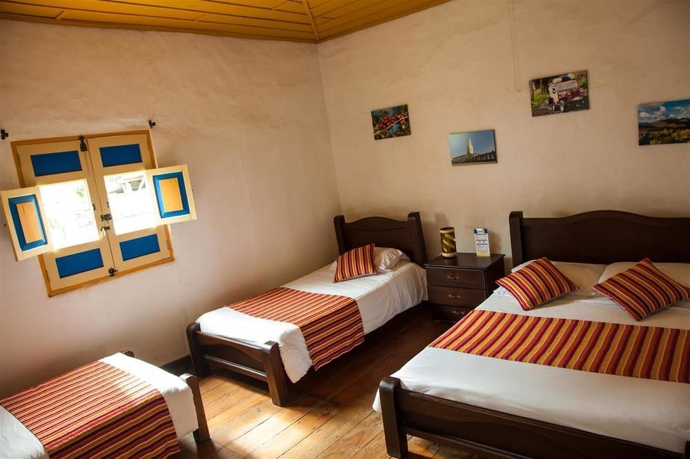 Hostal Ciudad De Segorbe ซาเลนโต ภายนอก รูปภาพ